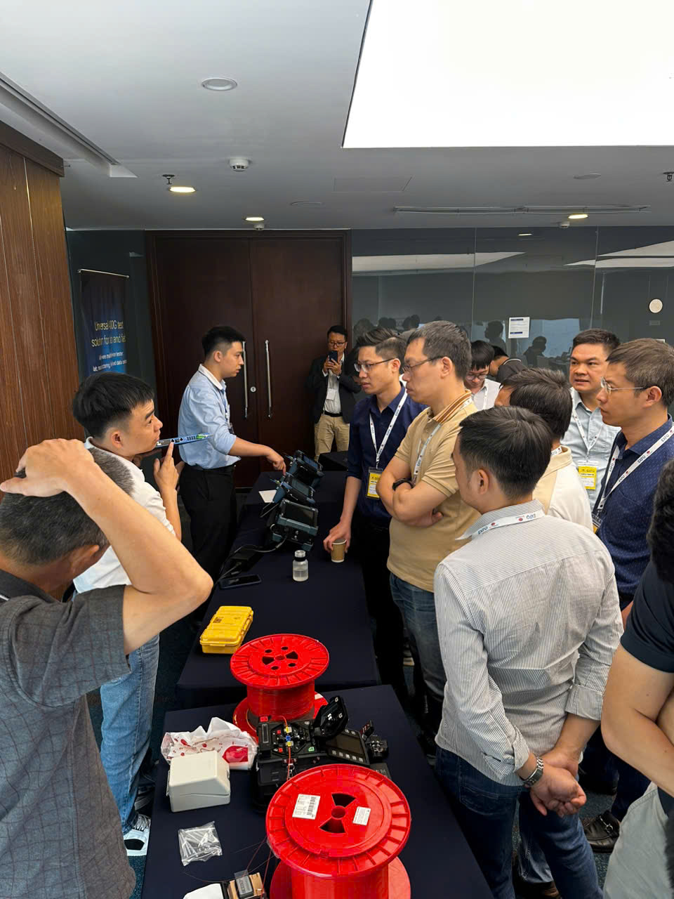 Demo Thiet Bi Exfo